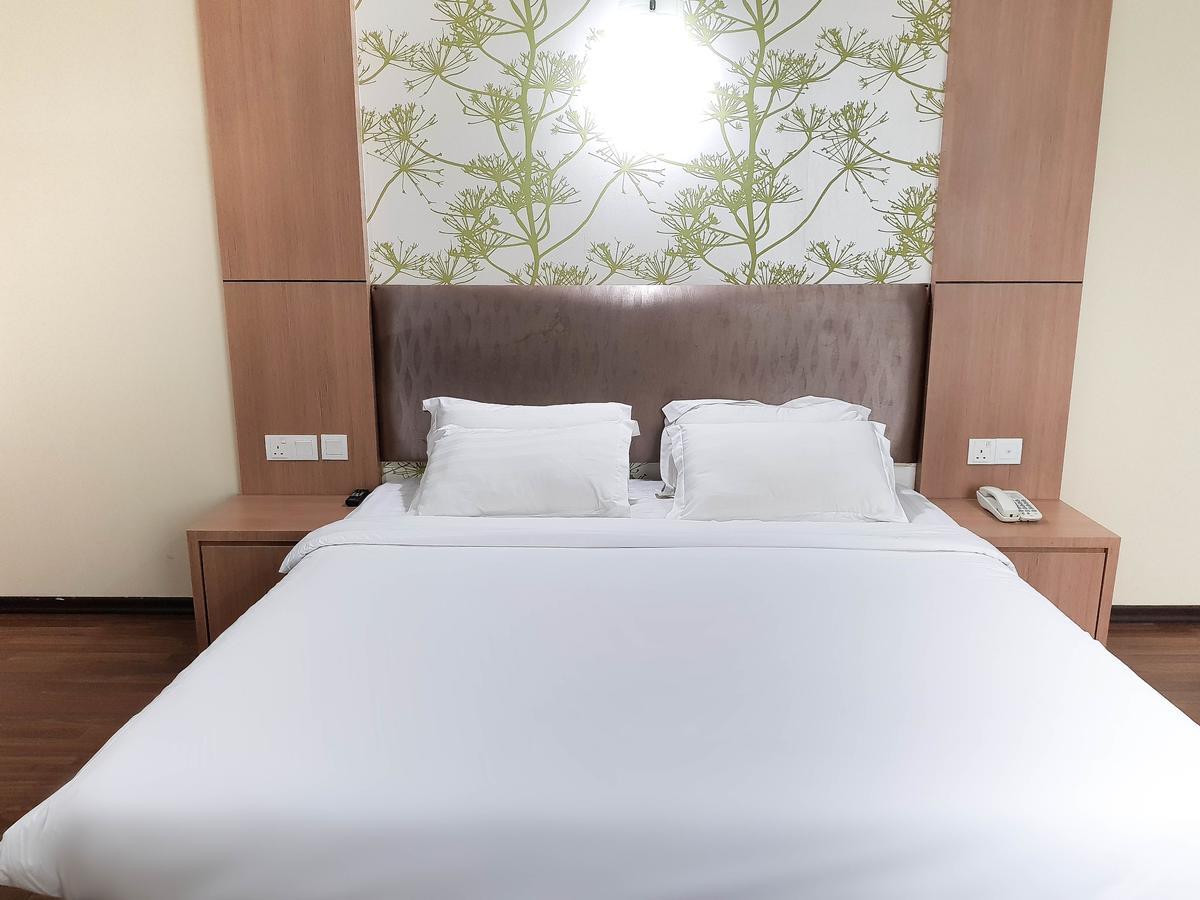 Baguss City Hotel Johor Bahru Exterior photo